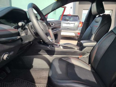 Used 2025 Jeep Compass Trailhawk AWD/4WD image 14