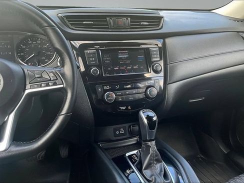Used 2020 Nissan Rogue SV FWD image 9