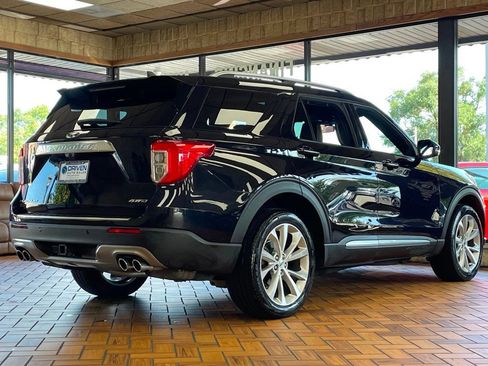Used 2023 Ford Explorer Platinum w/ Technology Package AWD/4WD image 11