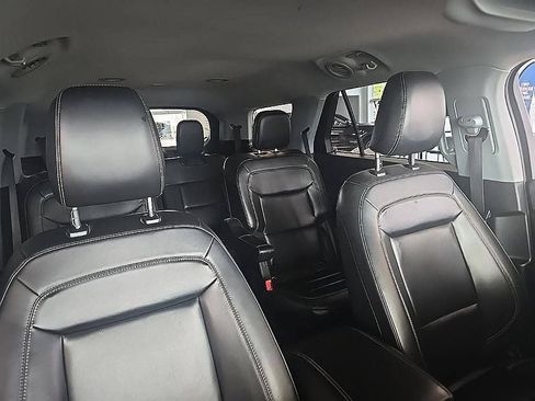 Used 2021 Ford Explorer XLT w/ Equipment Group 202A AWD/4WD image 36