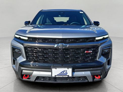 Used 2024 Chevrolet Traverse Z71 AWD/4WD image 3