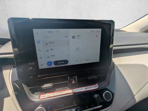 Used 2025 Toyota Corolla LE FWD image 11