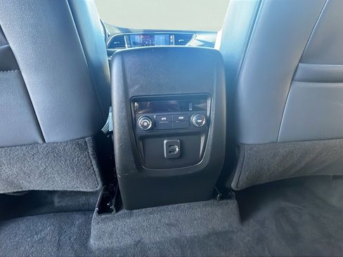 Used 2024 Buick Enclave Essence w/ Sport Touring Edition image 18