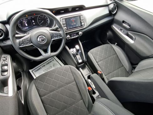 Used 2019 Nissan Kicks SV FWD image 18
