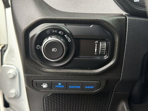 Used 2024 Jeep Wrangler Unlimited AWD/4WD image 27