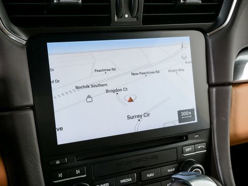 Certified 2018 Porsche 911 Carrera 4S image 15