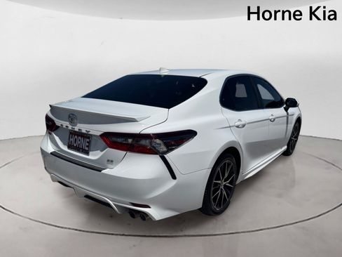Used 2023 Toyota Camry SE FWD image 4
