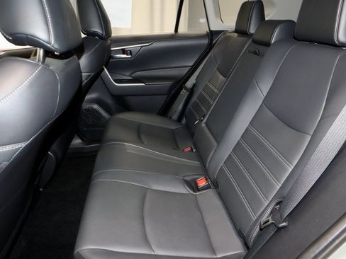 Used 2022 Toyota RAV4 XLE Premium AWD/4WD image 21