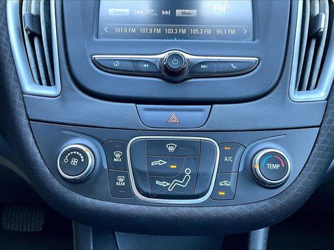 Used 2018 Chevrolet Malibu LS FWD image 16