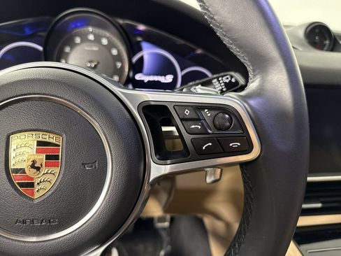 Certified 2023 Porsche Cayenne S Platinum w/ Premium Package Plus AWD/4WD image 39