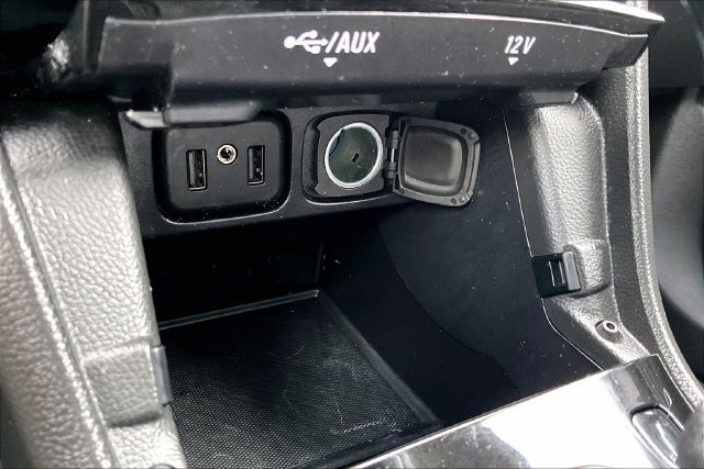Used 2022 Buick Encore Preferred w/ Safety Package AWD/4WD image 23