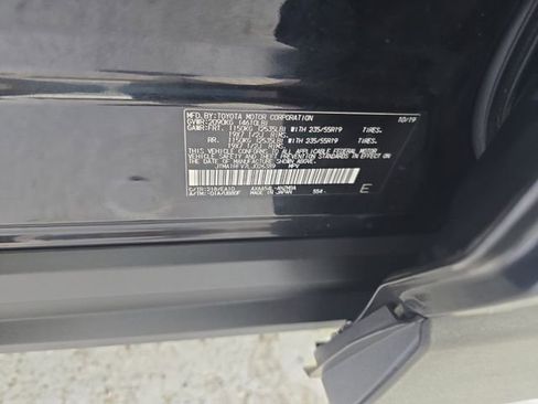 Used 2020 Toyota RAV4 XLE Premium image 14