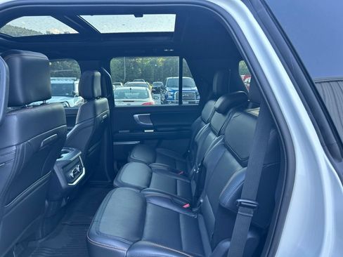 Used 2025 Ford Expedition Tremor AWD/4WD image 14