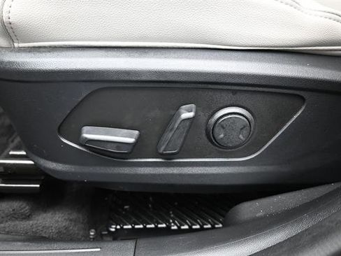 Used 2025 Hyundai Tucson Limited FWD image 6