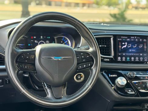 Used 2019 Chrysler Pacifica Limited w/ Advanced Safetytec Group image 22