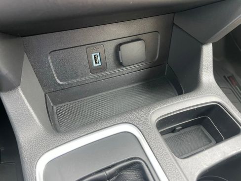 Used 2018 Ford Escape SE w/ Ford Safe & Smart Package AWD/4WD image 13