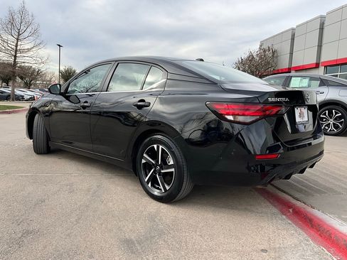 Used 2025 Nissan Sentra SV image 8