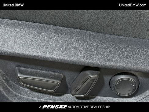 Used 2025 Toyota Camry XSE FWD image 4