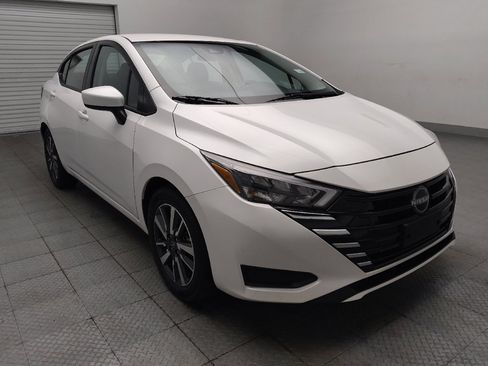 Used 2025 Nissan Versa SV FWD image 13