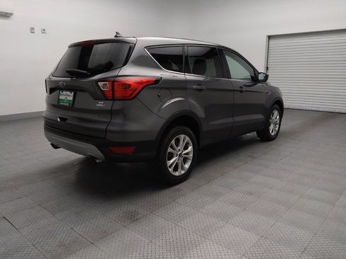 Used 2019 Ford Escape SE image 9