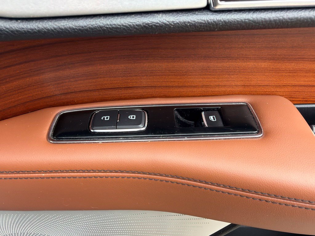 Used 2019 Lincoln Navigator L 4WD Reserve w/ Cargo Package image 15