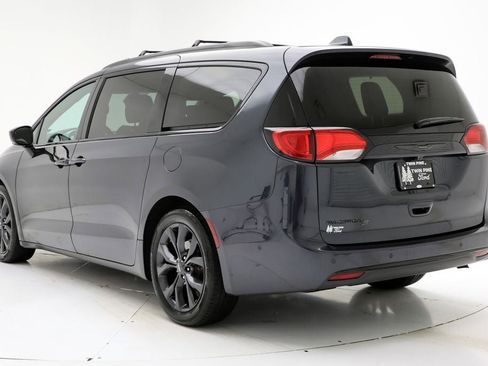 Used 2020 Chrysler Pacifica Touring-L w/ Advanced Safetytec Group image 7