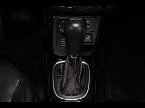 Used 2018 Jeep Compass Limited w/ Navigation Group AWD/4WD image 26