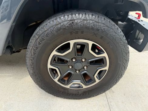 Used 2017 Jeep Wrangler Unlimited Rubicon image 70