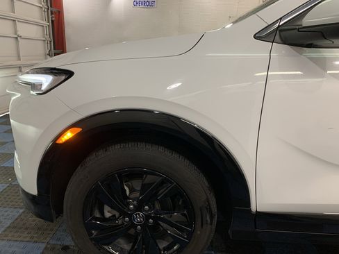 Used 2024 Buick Encore GX Sport Touring image 9