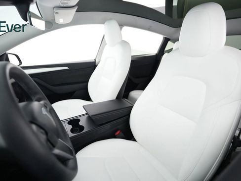 Used 2023 Tesla Model Y Long Range AWD/4WD image 4