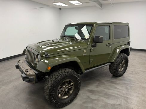 Used 2016 Jeep Wrangler Sahara AWD/4WD image 3