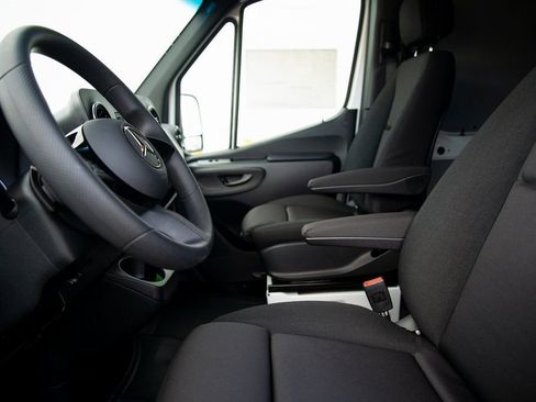 New 2026 Mercedes-Benz Sprinter 2500 image 13