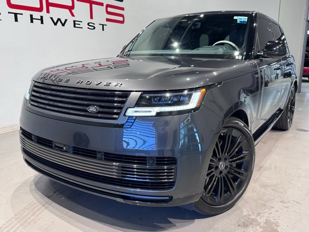 Used 2024 Land Rover Range Rover SV AWD/4WD image 9