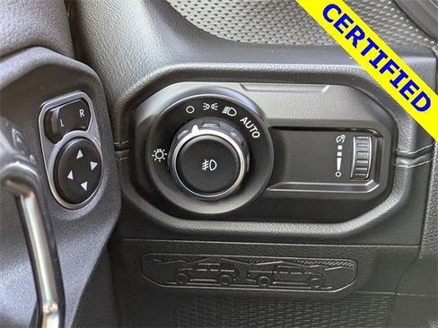 Used 2025 Jeep Wrangler Unlimited Rubicon image 25