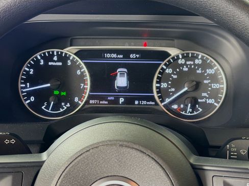 Used 2024 Nissan Pathfinder S image 14