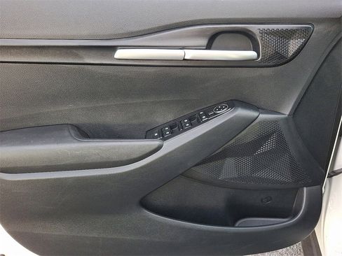 Used 2023 Kia Seltos LX image 13