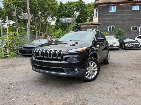 Used 2015 Jeep Cherokee Limited w/ Luxury Group AWD/4WD image 3