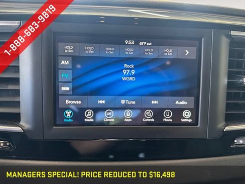 Used 2019 Chrysler Pacifica Touring-L FWD image 7
