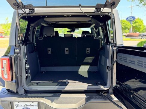 New 2026 Ford Bronco Badlands image 9
