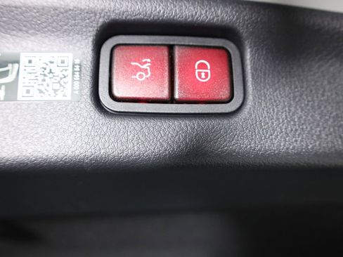 Used 2025 Mercedes-Benz C 300 4MATIC Sedan image 59