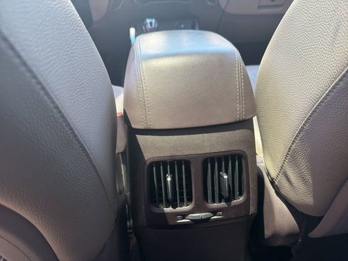 Used 2015 Hyundai Tucson Limited w/ Option Group 03 FWD image 12