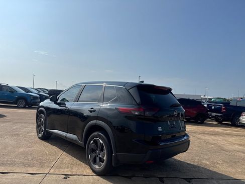 Certified 2024 Nissan Rogue SV FWD image 15