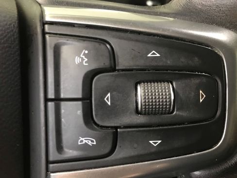 Used 2022 Chevrolet Silverado 1500 LT image 20