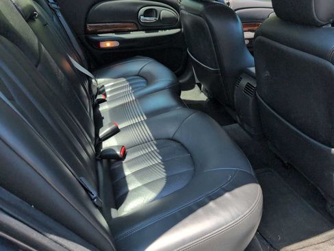Used 2001 Chrysler 300M FWD image 21