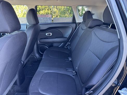 Used 2016 Kia Soul FWD image 13
