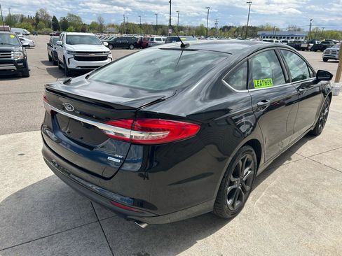 Used 2018 Ford Fusion SE w/ Equipment Group 201A FWD image 5