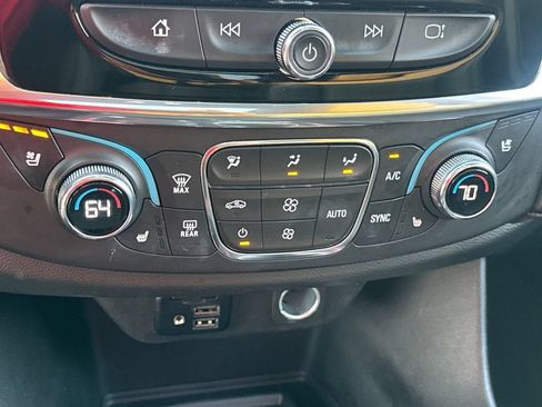 Used 2023 Chevrolet Traverse High Country FWD image 25