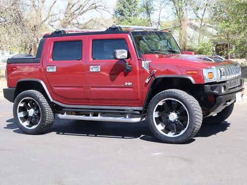 Used 2005 HUMMER H2 SUT w/ Preferred Equipment Group image 2