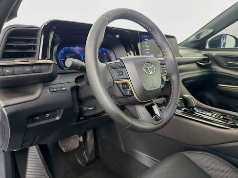 Used 2026 Toyota Crown Limited image 22