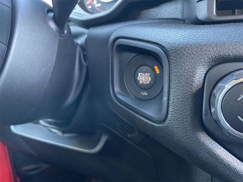 Used 2024 Jeep Gladiator Sport image 25